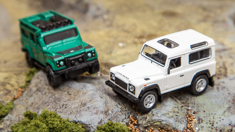 Illustration for article titled Schuco—Land Rover Defender in 1/64